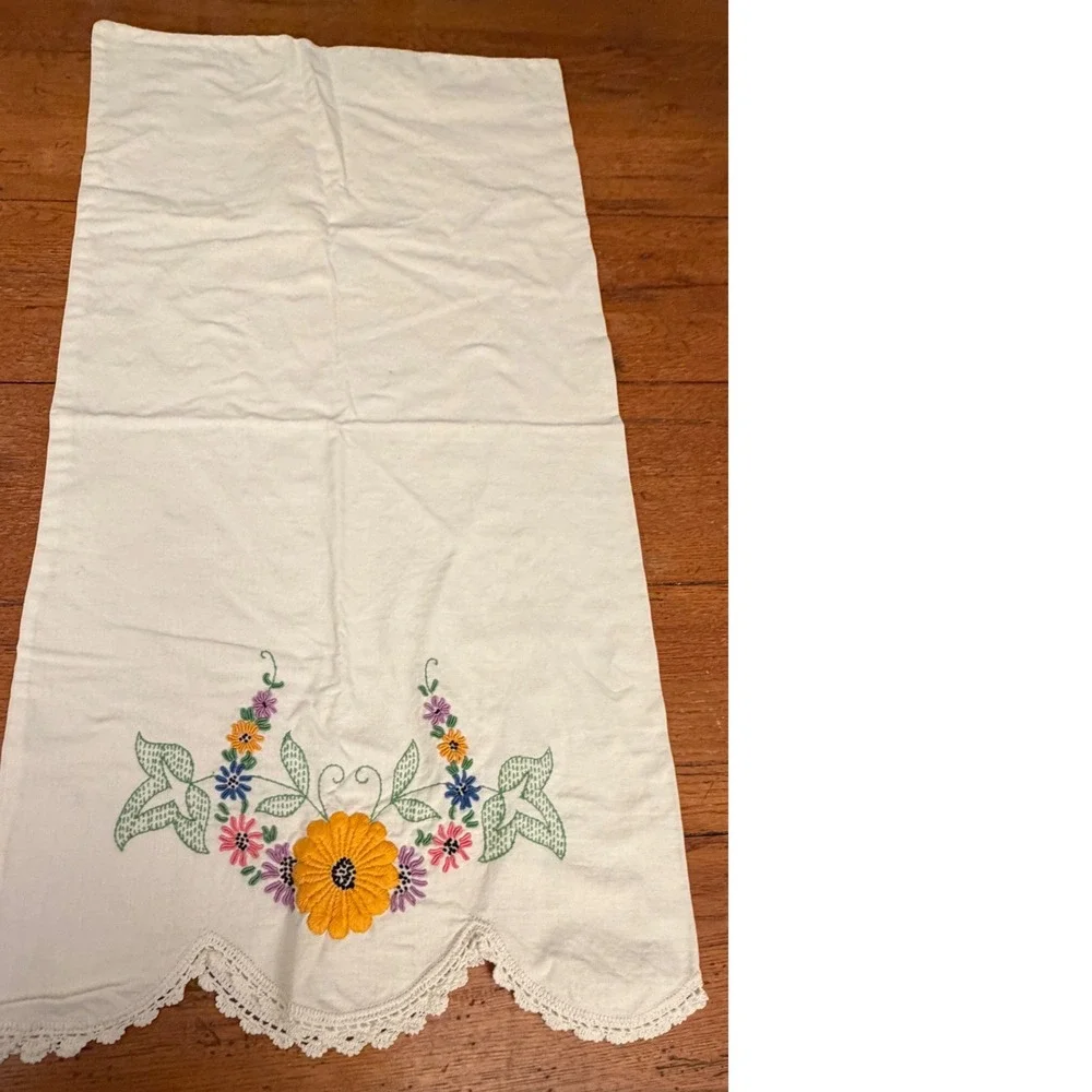 Vtg Hand Embroidered Floral Pillowcases Crochet Lace Pair 17x34
